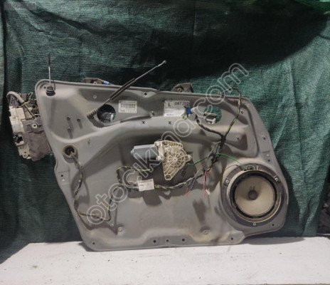 MERCEDES-BENZ A SERİSİ W169 SOL ÖN KAPI PANOSU DOLU ÇIKMA