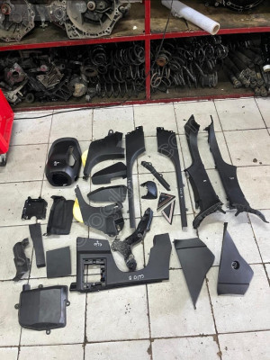 CLİO 5.5 PLASTİK PARÇALAR BAKALİTLER ORJİNALL ÇIKMA PARÇAA