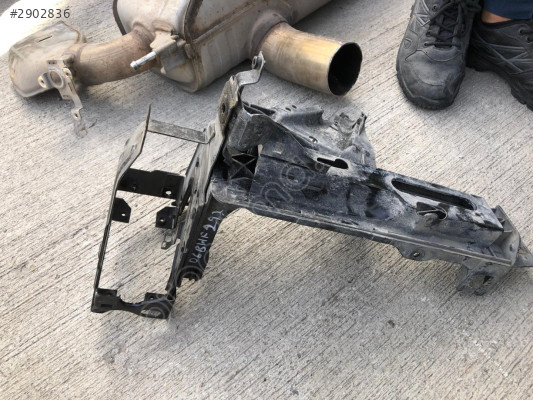 BMW 6 SERİ F06 F12 F13 ÖN TAMPON SOL FAR YUVA SACI 51647211519