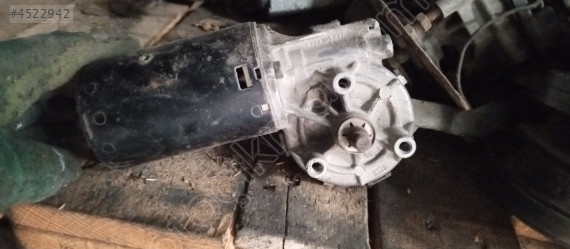 Volvo 440-460 ön cam silecek motoru