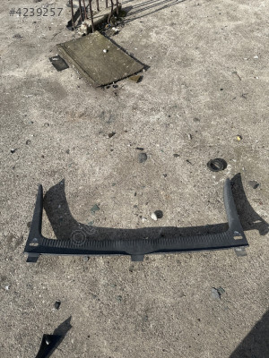 Golf 6 arka bagaj kapağı kilit plastik plastiği 1K6863651