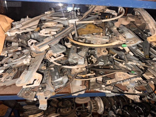 Renault Scenic 2 Çıkma Sağ Sol Ön Cam Krikosu