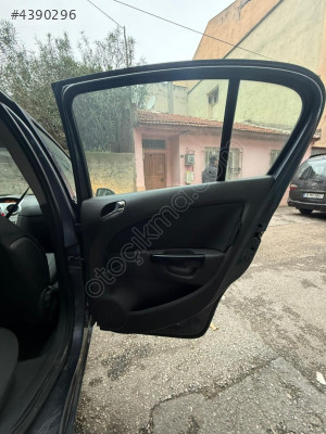 OPEL CORSA D SAĞ ÖN KAPI KONUK OTO