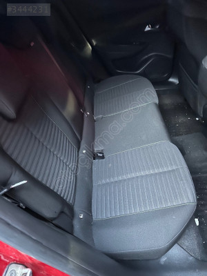 Peugeot 2008 arka koltuk