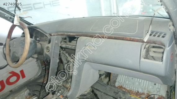 Mercedes E200 e class  Göğüsluk çıkma