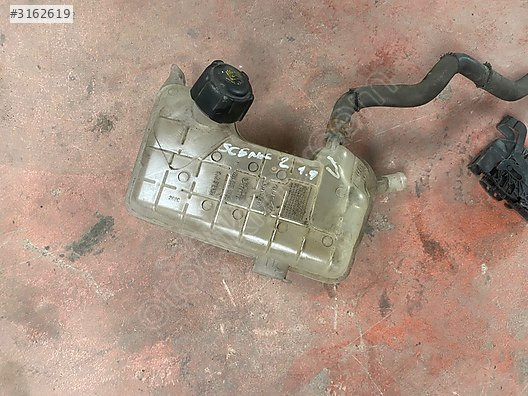 RENAULT SCENİC 2007 1.9 DCİ RADYATÖE YEDEK SU BİDONU 05305115921