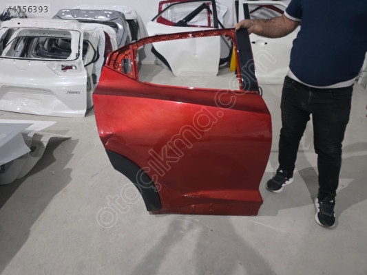 2020/2025 NİSSAN JUKE F16 KIRMIZI SAĞ ARKA KAPI ORJINAL