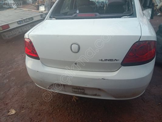 Fiat Linea 2011 bagac kapısı beyaz dolu