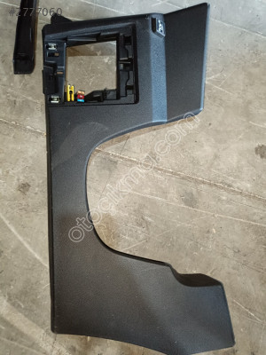 Renault Clio 5 plastik 689212882R
