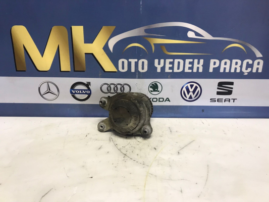 MERCEDES C220-C200-C180 W205 SAĞ MOTOR KULAĞI