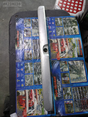 Opel Astra G hatchback bagaj açma tutamağı