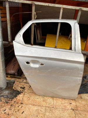 OPEL CORSA F - ÇIKMA SAĞ ARKA KAPI PARÇASI