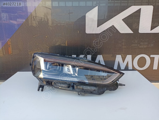 AUDİ A5 ÇİFT MERCEKLİ XENON SAĞ FAR ORJİNAL ÇIKMA YEDEK PARÇA