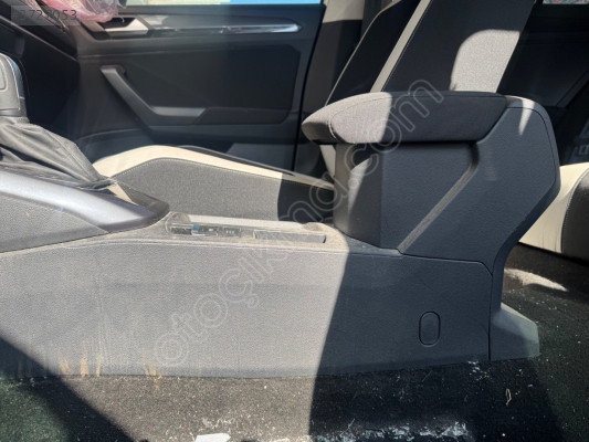 VOLKSWAGEN T-ROC ÇIKMA ORTA KONSOL KOL DAYAMA ORJİNAL