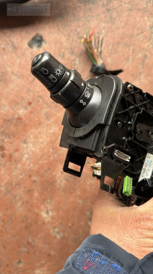 RENAULT SCENİC 2 ÇIKMA SİNYAL KOLU