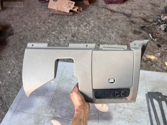 RENAULT FLUENCE DİREKSİYON ALTI DİZLİK BAKALİTİ ORJİNAL