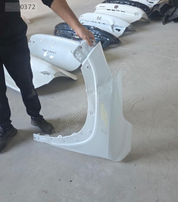 2022/2025 TOYOTA COROLLA CROSS BEYAZ SOL ÖN ÇAMURLUK ORJINAL