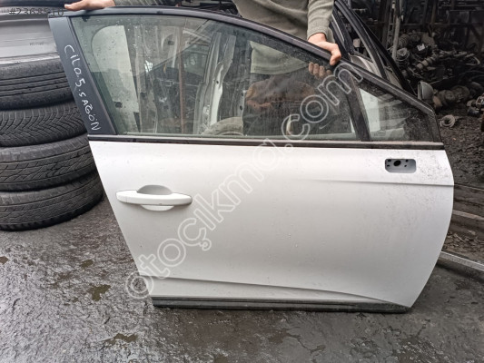 RENAULT CLİO 5 SAĞ ÖN KAPI KONUK OTO