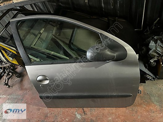 PEUGEOT 206 SAĞ ÖN KAPI DOLU HATASIZ VE SAĞ AYNA OMY OTOMOTİV