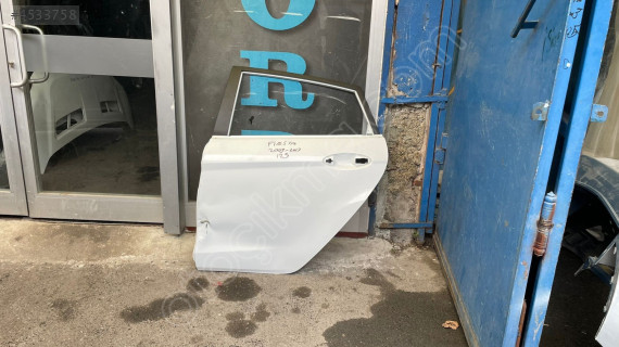 Ford Fiesta sol arka kapı 2009-2017