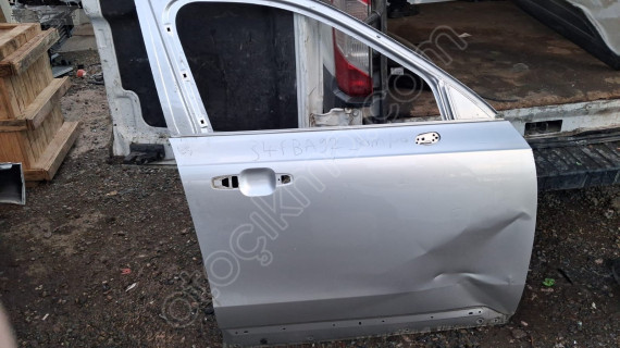 VOLVO XC90 SAĞ ÖN KAPI ÇIKMA ORJİNAL