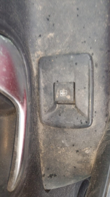 Dacia stepvay sağ ön cam dugmesi