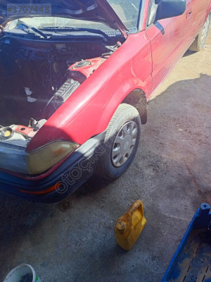 Toyota Corolla sol ön çamurluk