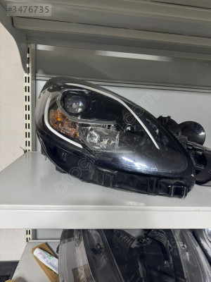 Ford Puma sağ ön far