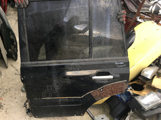 Hyundai Terracan Sol Arka Kapı Döşemesi Kapı Menteşesi