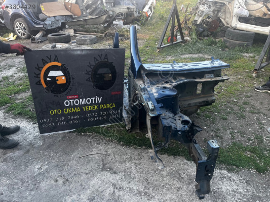 Renault Megane 4 Sağ Podye / Sğ ön Çeyrek Orjinal Çıkma