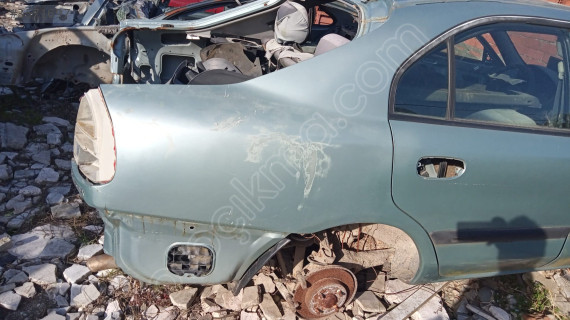 Mitsubishi karizma sağ arka çamurluk kesme yedek parça