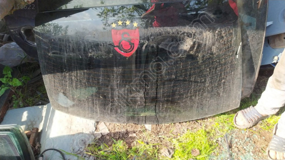 Megane 1 arka cam çıkma