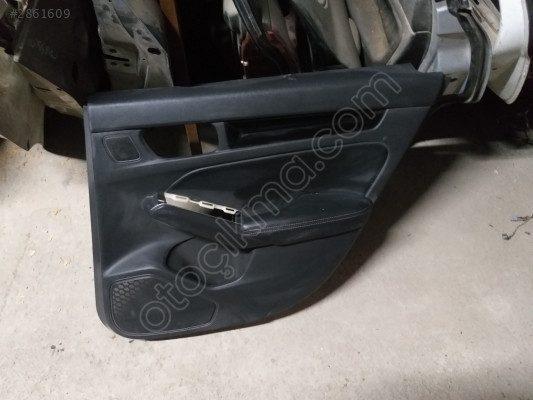 Honda Civic FB7 Sağ Arka Kapı Kartonu Çıkma Parça