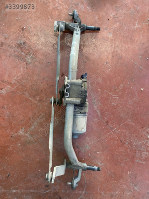 2011 PEUGEOT 207 ÖN CAM SİLECEK MOTORU