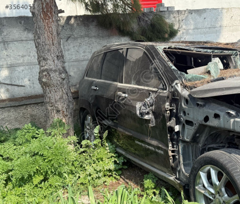 Jeep Grand Cherokee wk 2 sağ arka kapı