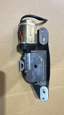 67148362371 BMW F10 ARKA ELEKTİRKLİ BAĞAJ MOTORU