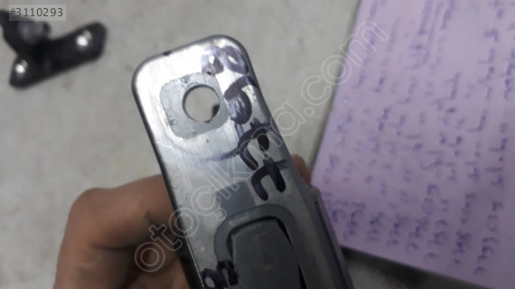 Mercedes C 205 KAPI MENTEŞESİ SOL ÖN MENTEŞELERİ ALT ÜST