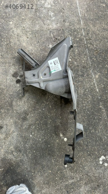 7E1721057D 2024 VW TRANSPORTER T8 2.0 DNA FREN PEDAL BRAKETİ