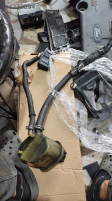 Ford Mondeo direksiyon yağ bidonu 2001 2005