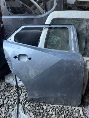 Peugeot 2008 sağ arka kapı çıkma