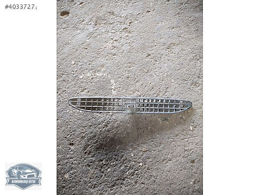 SKODA A3 A4 ORTA UZUN HAVALANDIRMA 8D0819635