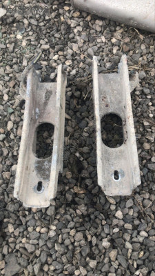 Peugeot 306 arka salıncak kolu