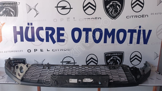 Peugeot 408 Modeli İçin Ön Tampon Orta Izgara - 9840750080