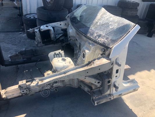 MERCEDES W204 SOL ÖN ÇEYREK ŞASE OTO FEDAİ