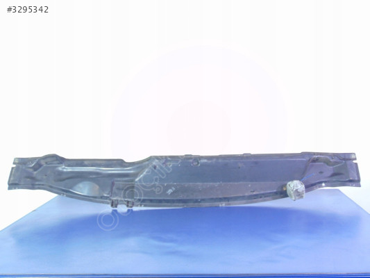 Ford Focus Ön Cam Izgarası Alt Plastiği Komple