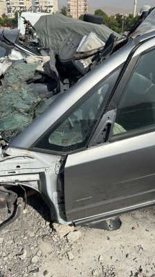 Suzuki sx4 sol ön kelebek camı