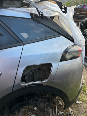 Peugeot 2008 sol arka çamurluk