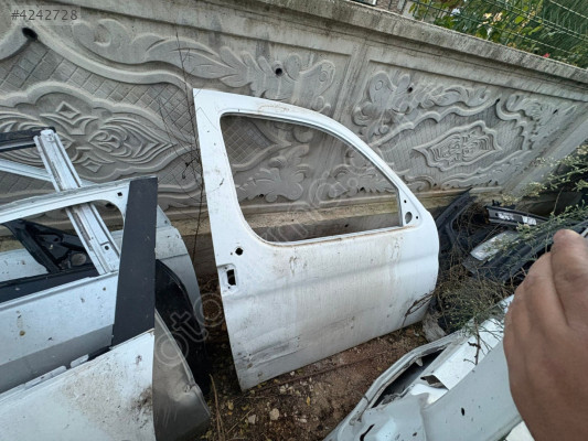 Peugeot Partner berlingo sağ ön kapı  sağ arka kapı 2006