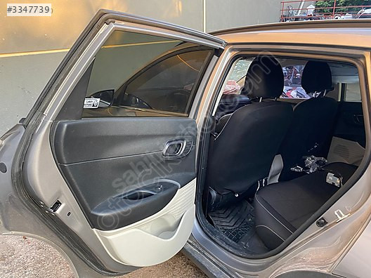 HYUNDAİ BAYON 2023 MODEL SAĞ ARKA KAPI