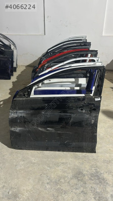 Volkswagen polo 17-20 sol ön kapı ufak hasarlı
